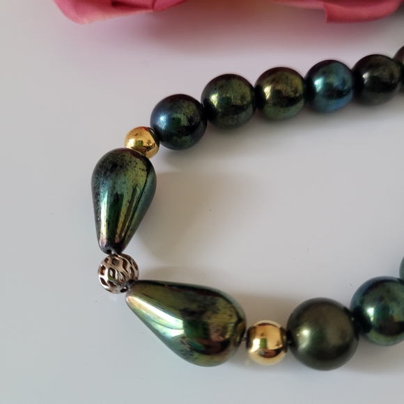 Vintage Iridescent Duochrome Reflect Stone Bead Necklace - Picture 10 of 17